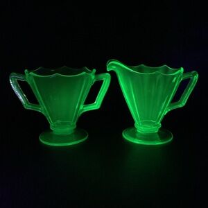Vintage Imperial Glass Green Uranium UV Glow Molly Open Sugar & Creamer Set